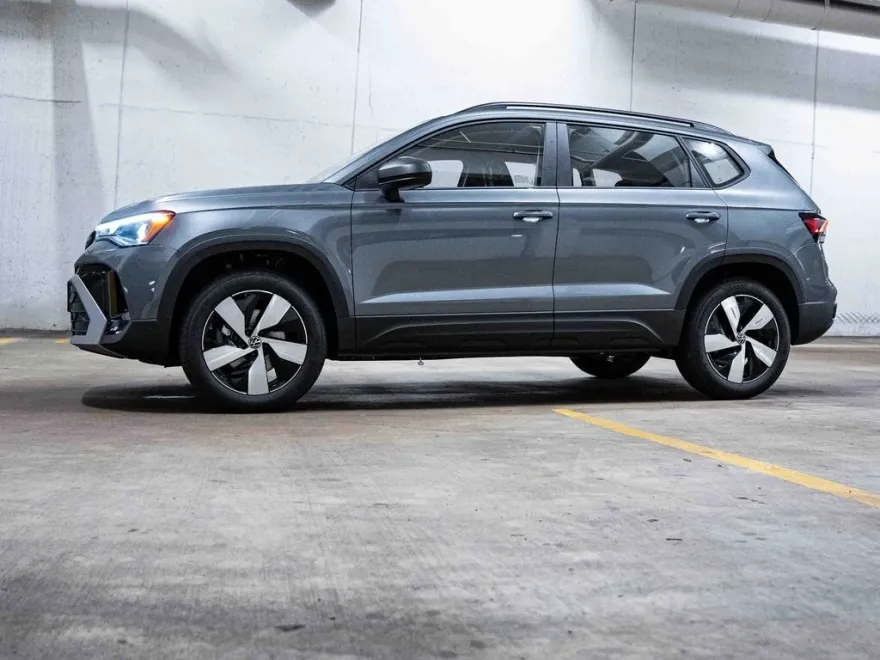 2025 Volkswagen Taos S photo 1