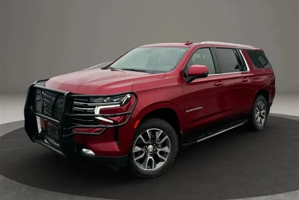 2022 Chevrolet Suburban LT photo 1