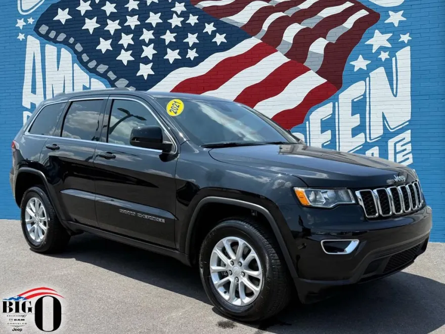 2021 Jeep Grand Cherokee Laredo photo 1