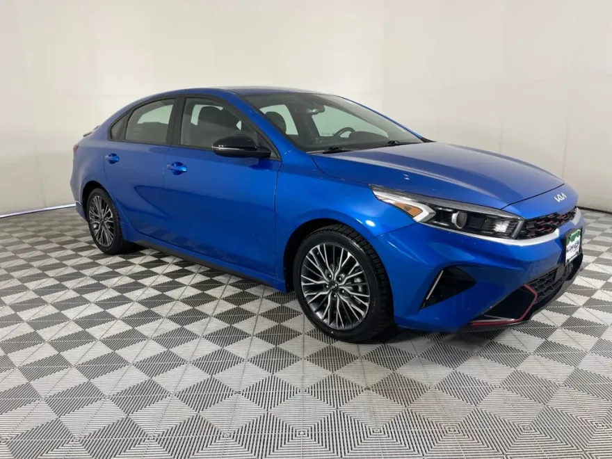 2023 Kia Forte GT-Line photo 1