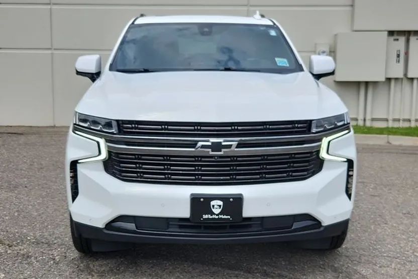 2022 Chevrolet Suburban RST photo 1