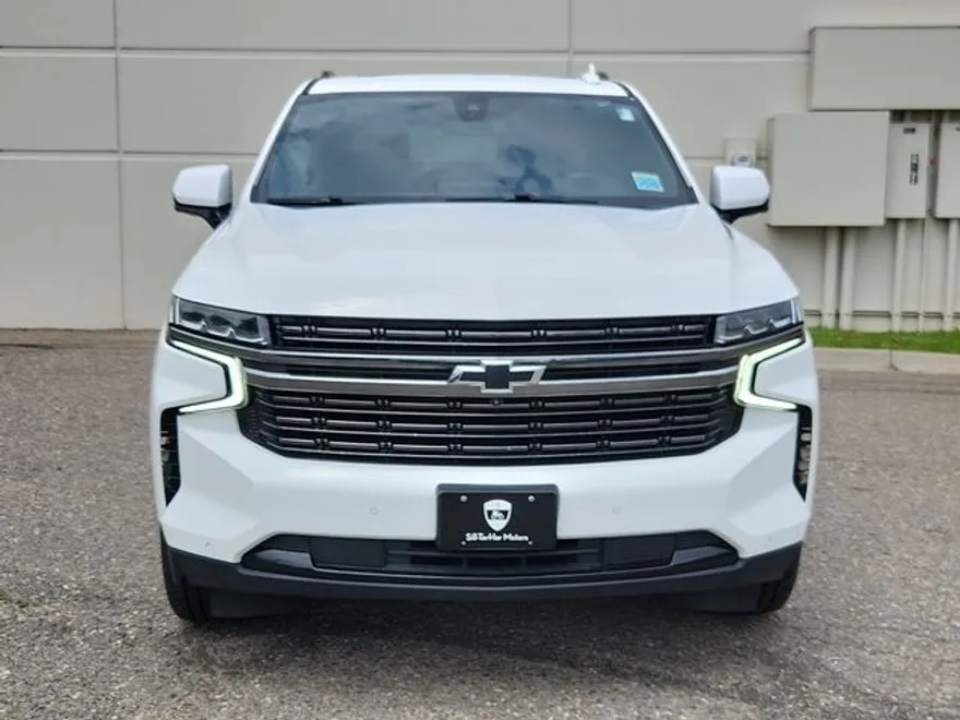 2022 Chevrolet Suburban RST photo 1