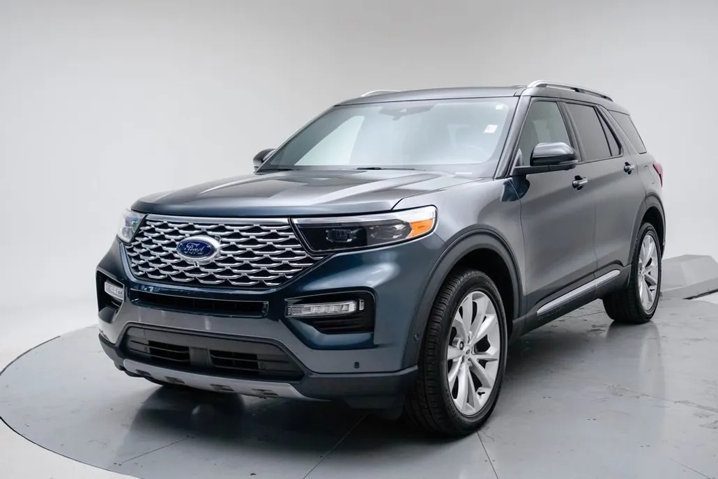 2022 Ford Explorer Hybrid Platinum photo 1