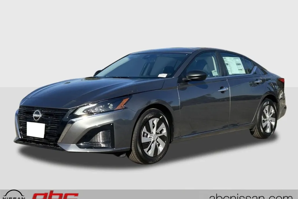 2025 Nissan Altima S photo 1