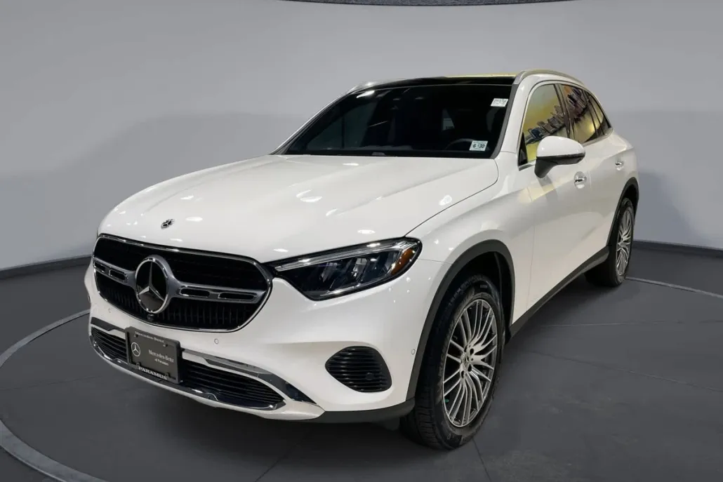 2025 Mercedes Benz GLC 300 4MATIC photo 1