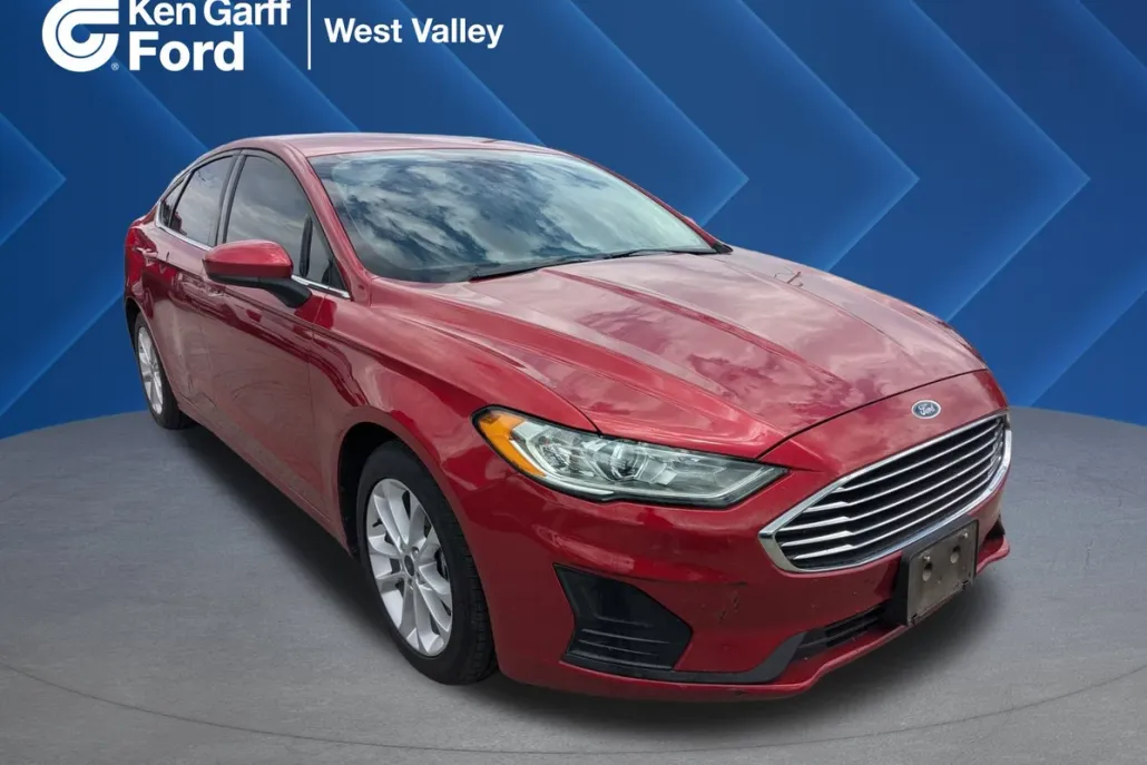 2020 Ford Fusion SE photo 1