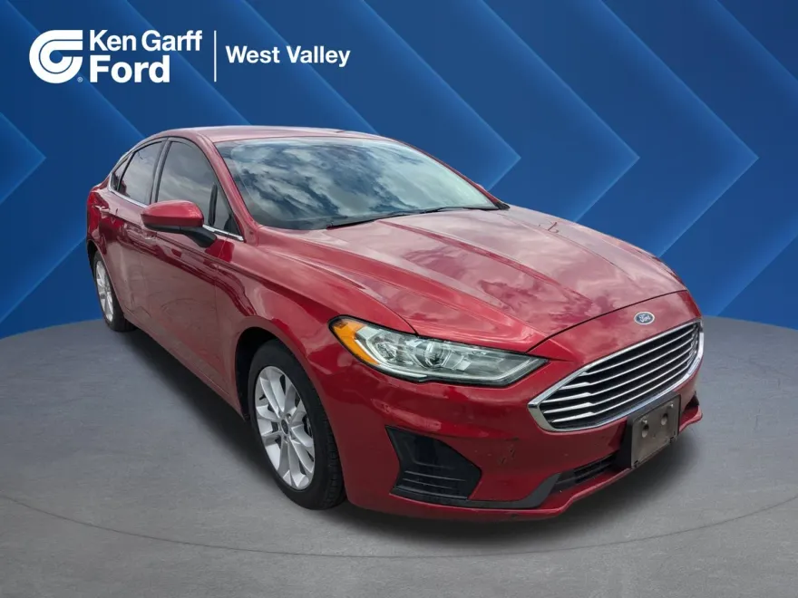 2020 Ford Fusion SE photo 1