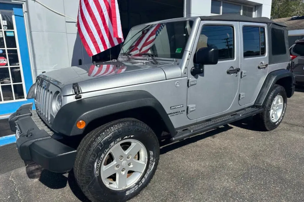 2015 Jeep Wrangler Unlimited Sport photo 1