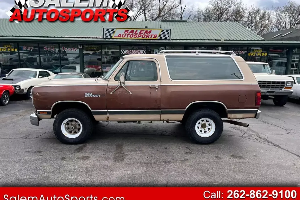 1984 Dodge Ram Wagon photo 1