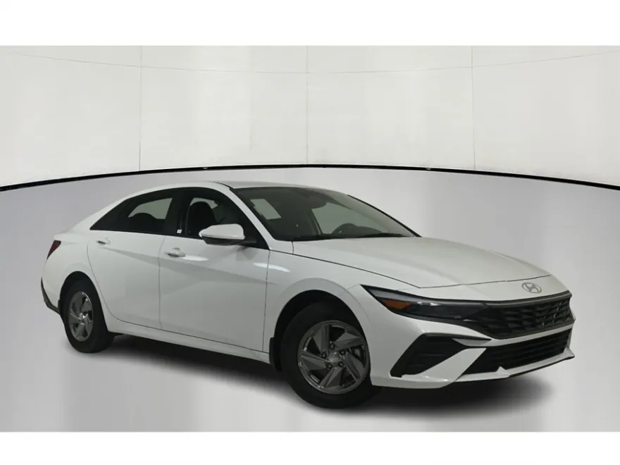 2025 Hyundai Elantra SE photo 1