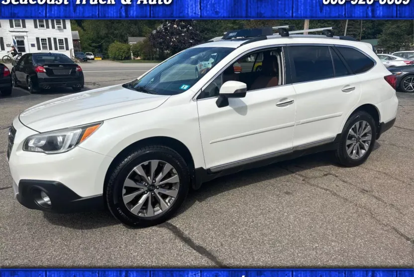 2017 Subaru Outback 2.5i Touring photo 1