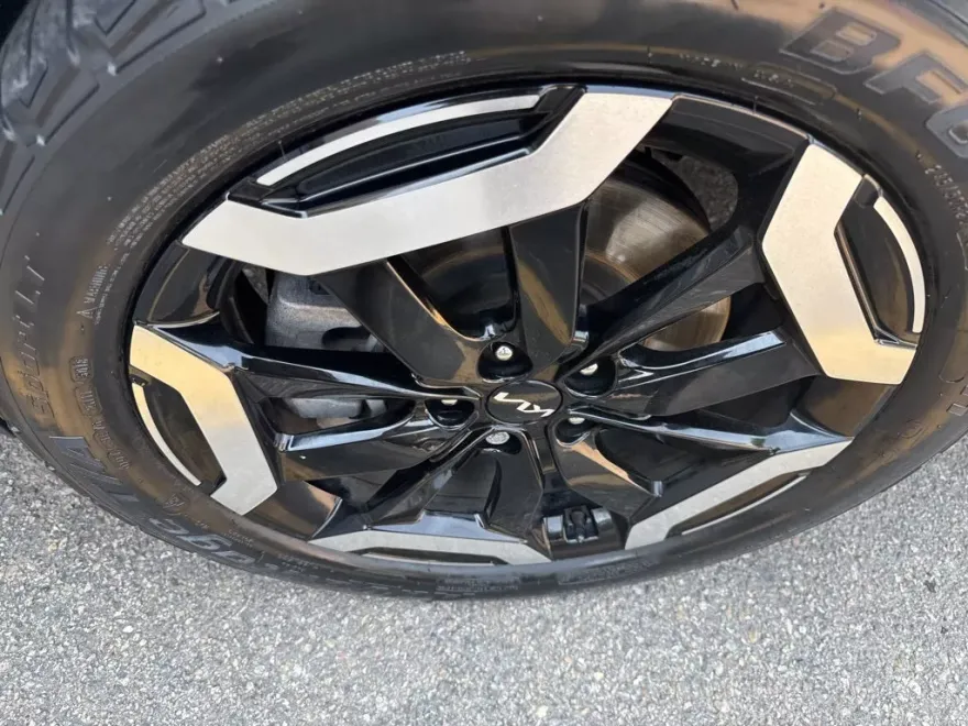 2024 Kia Telluride S photo 1