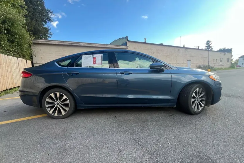 2019 Ford Fusion SE photo 1