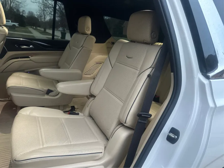 2021 Cadillac Escalade Premium Luxury photo 40