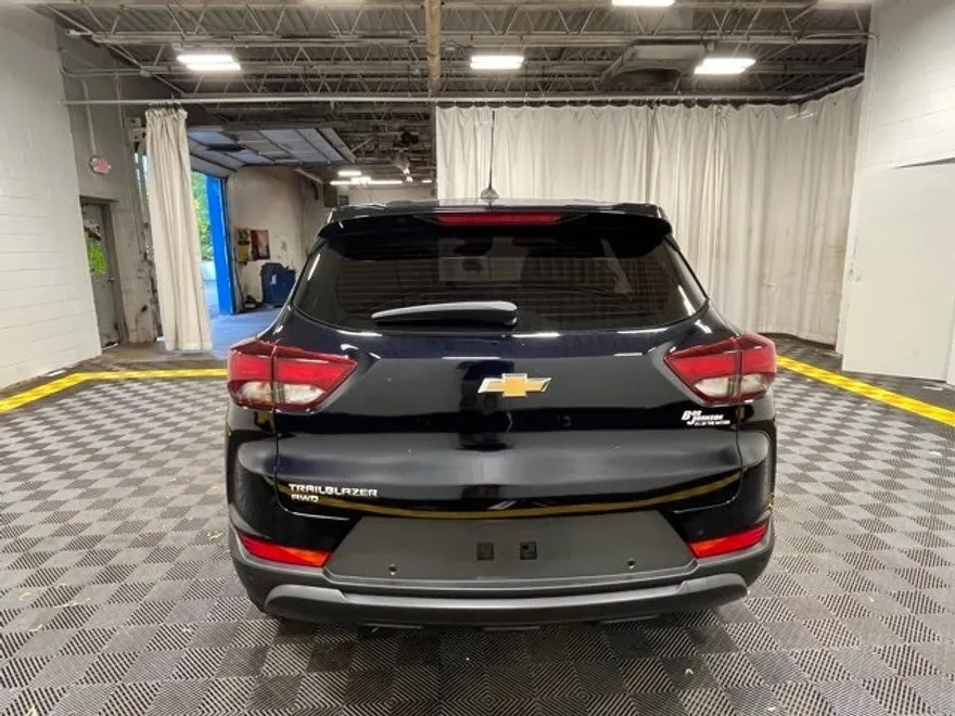 2021 Chevrolet Trailblazer LS photo 1