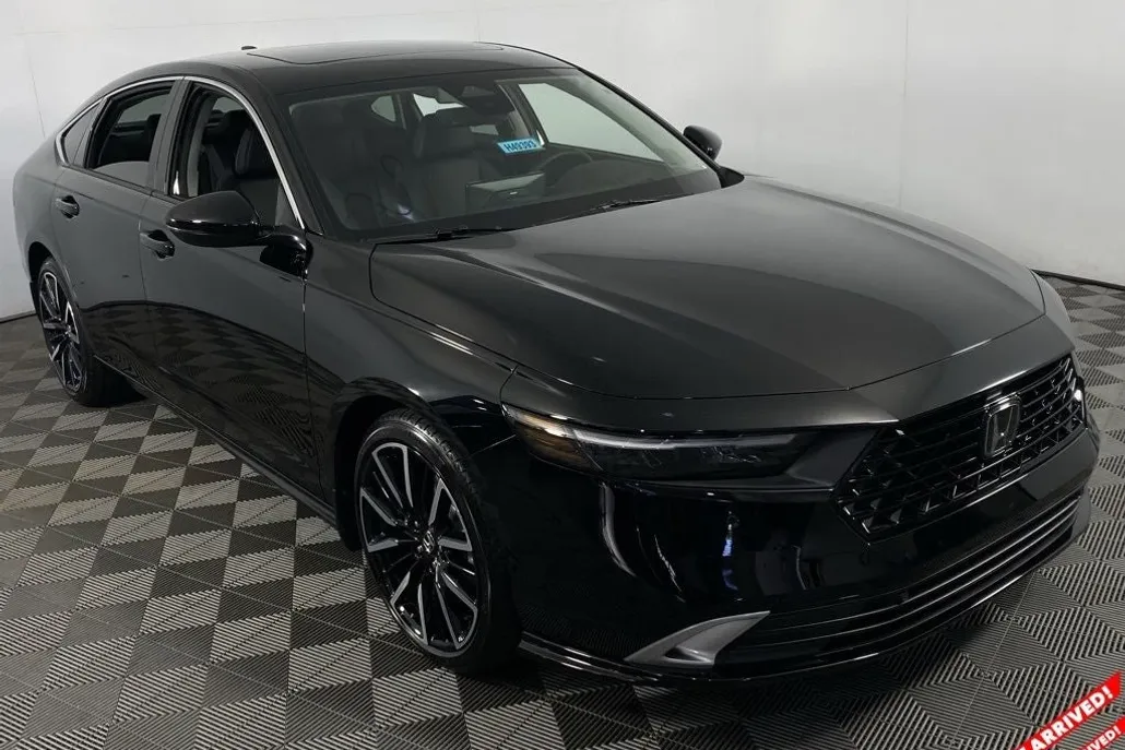 2025 Honda Accord Hybrid Touring photo 1