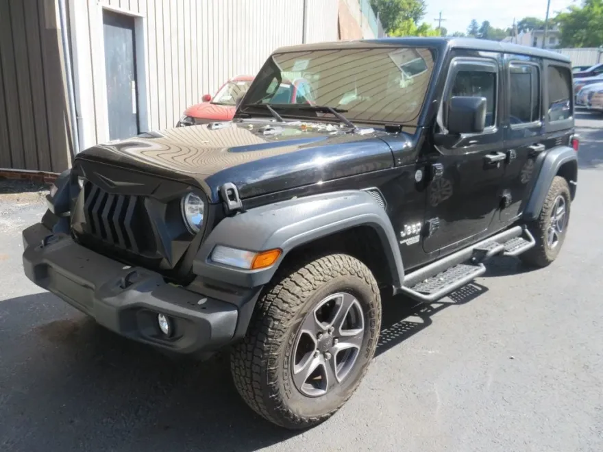 2018 Jeep Wrangler Unlimited Sport photo 1