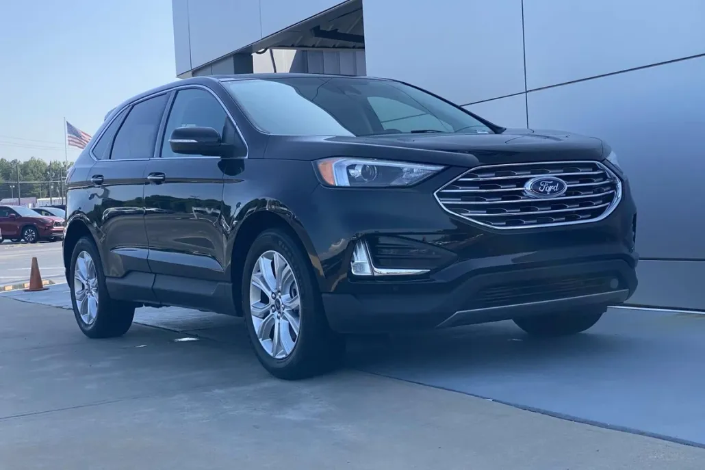 2022 Ford Edge Titanium photo 1