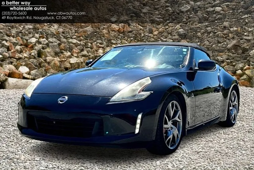 2014 Nissan 370Z Touring photo 1