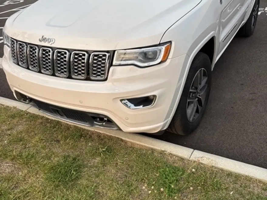 2019 Jeep Grand Cherokee Overland photo 1