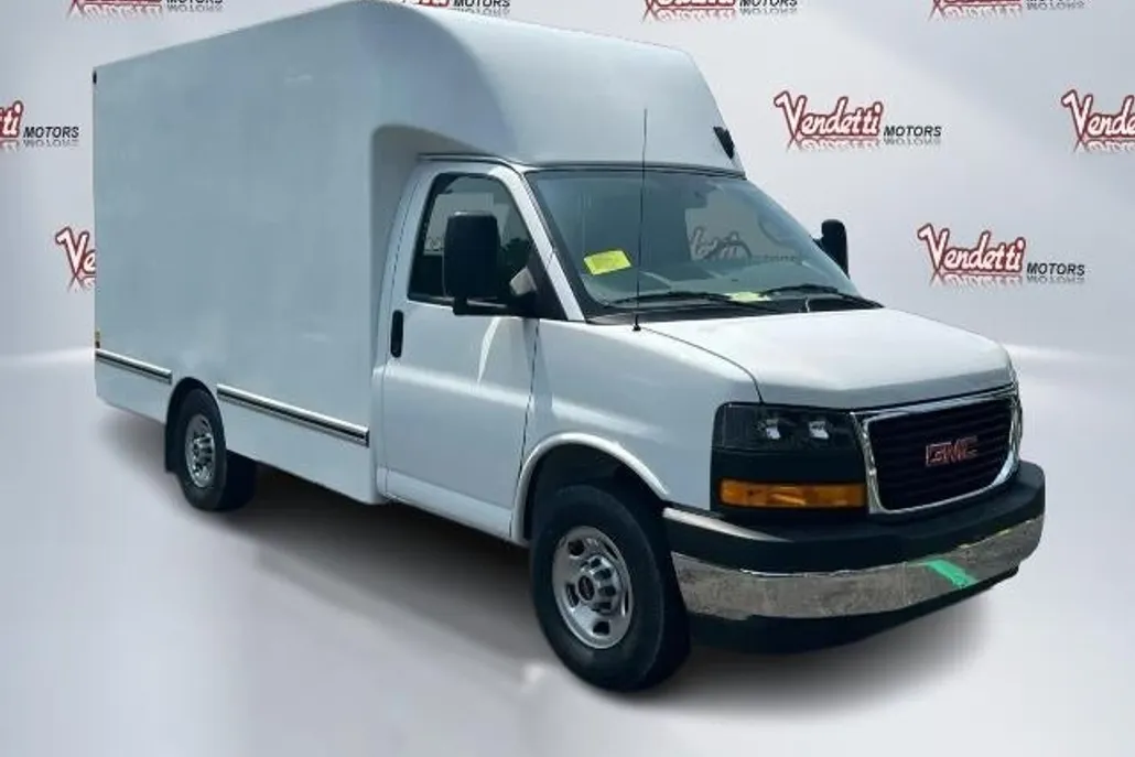 2025 Gmc Savana Cutaway 3500 Base photo 1