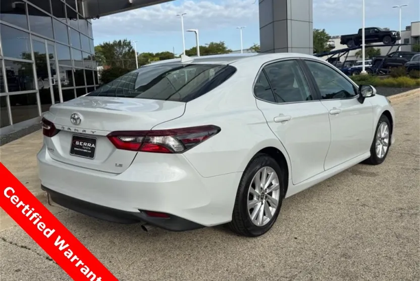 2023 Toyota Camry LE photo 1