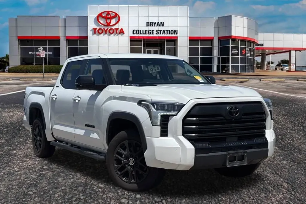 2024 Toyota Tundra photo 1