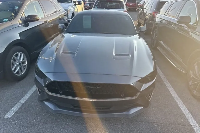 2020 Ford Mustang EcoBoost photo 1