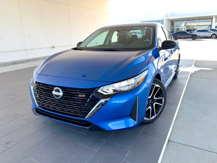 2024 Nissan Sentra SR photo 1