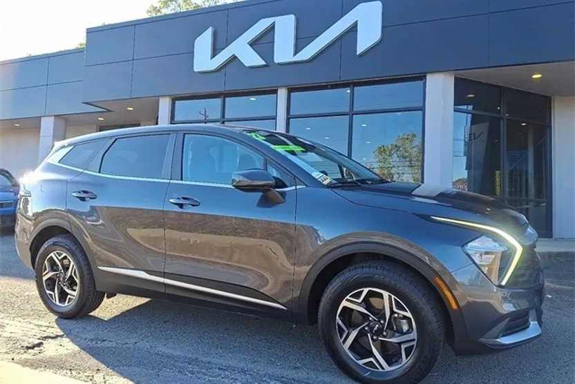 2023 Kia Sportage LX photo 1