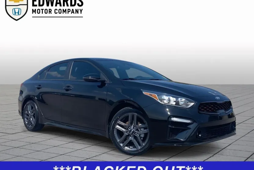 2021 Kia Forte GT-Line photo 1