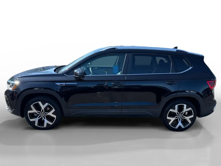 2022 Volkswagen Taos SEL photo 1