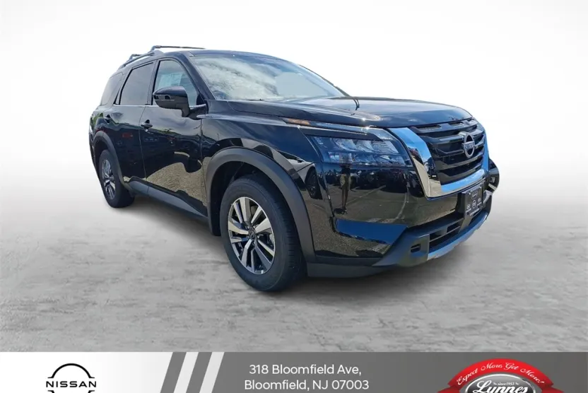 2025 Nissan Pathfinder SL photo 1