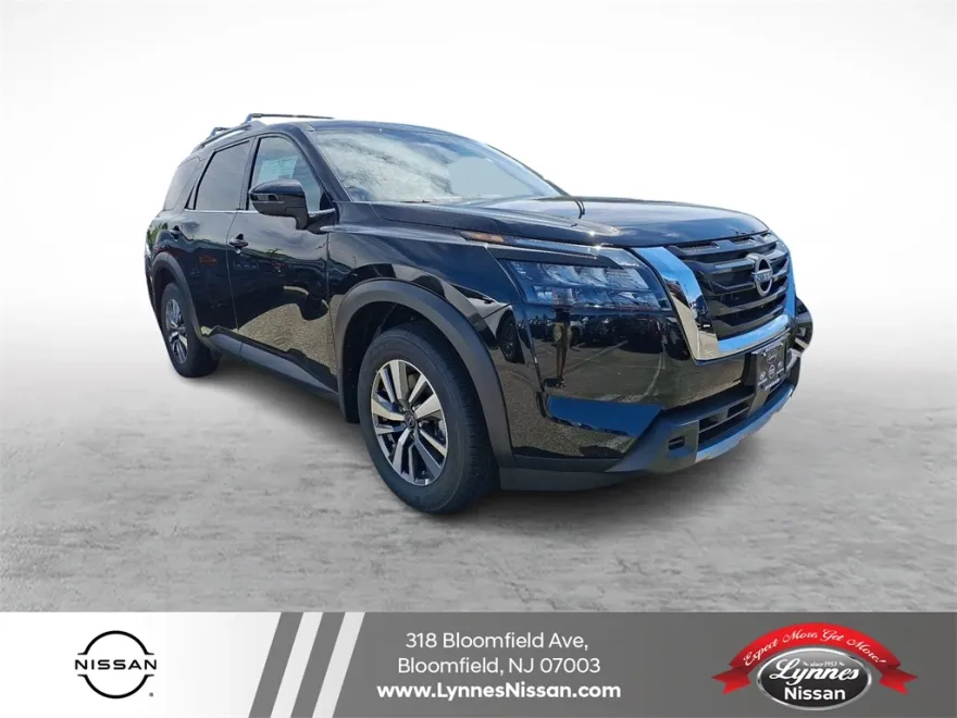 2025 Nissan Pathfinder SL photo 1
