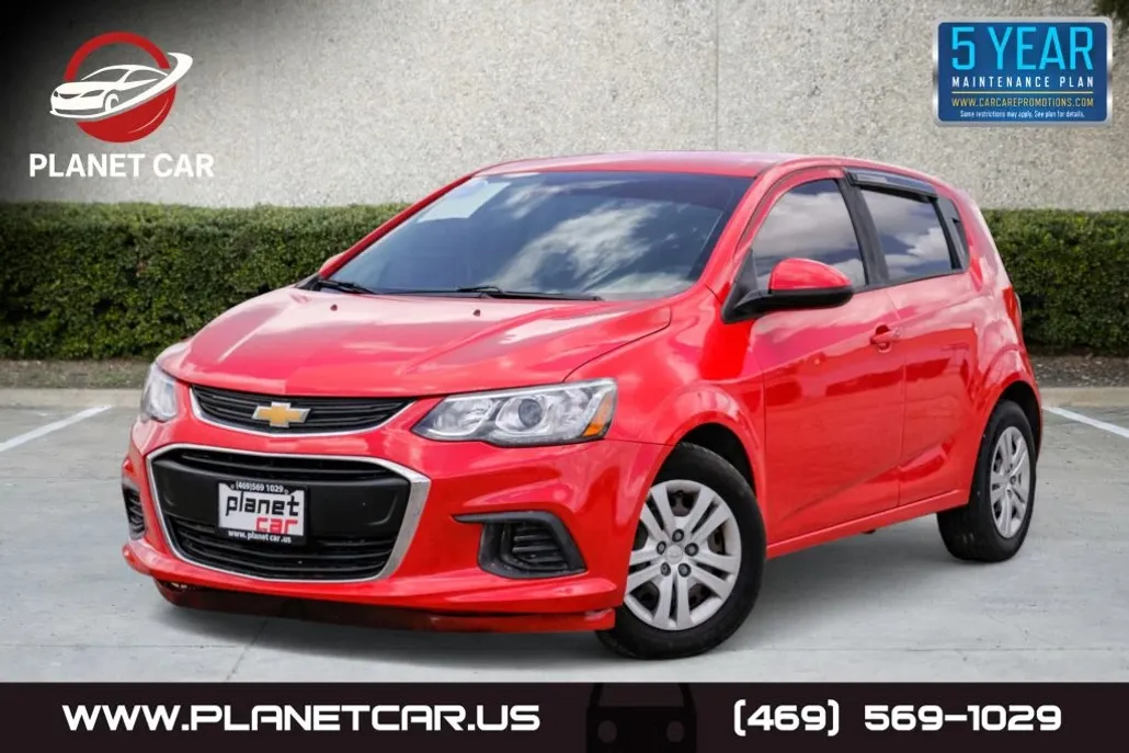 2020 Chevrolet Sonic LT photo 1