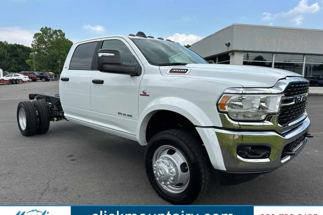 2024 Ram 4500 SLT photo 1