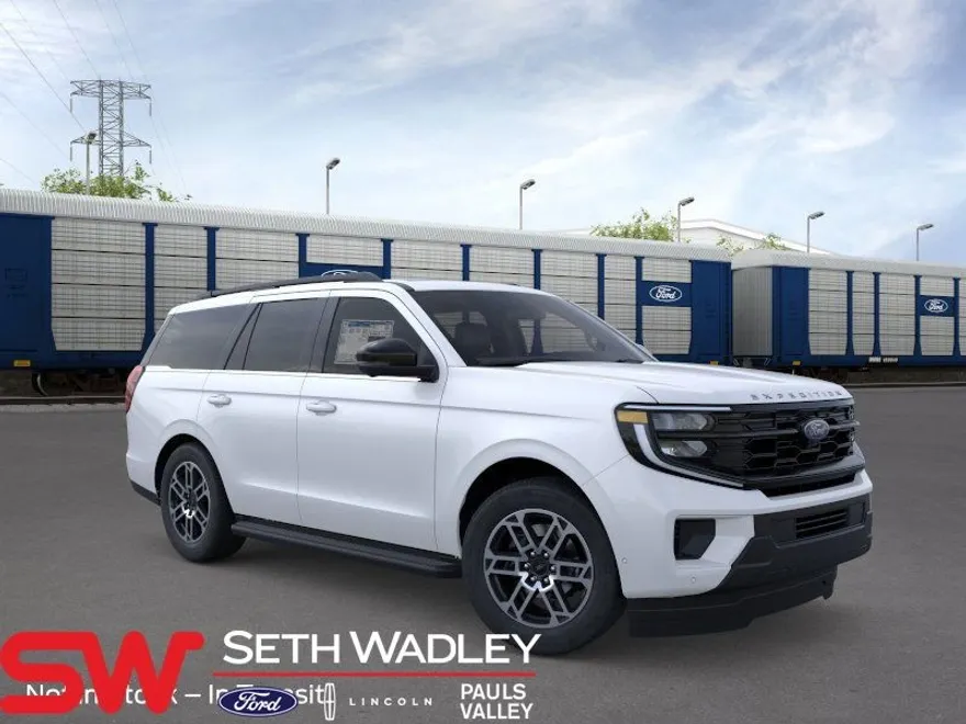 2025 Ford Expedition photo 1