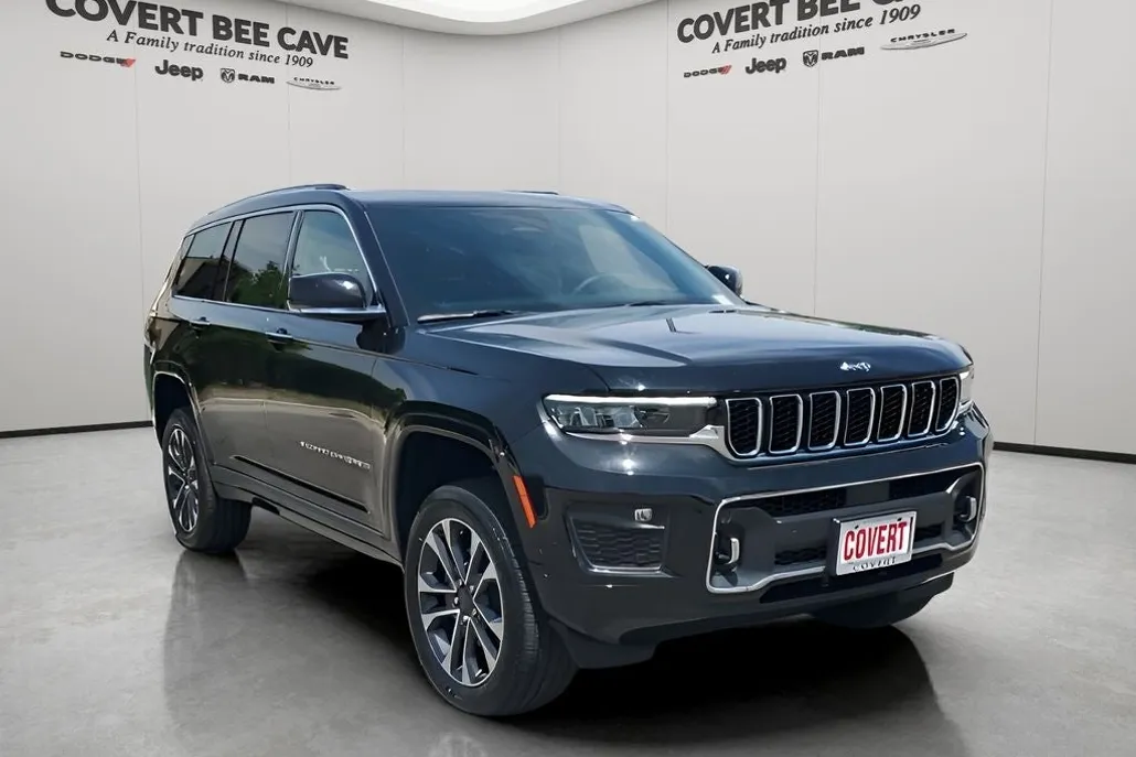 2022 Jeep Grand Cherokee Overland photo 1