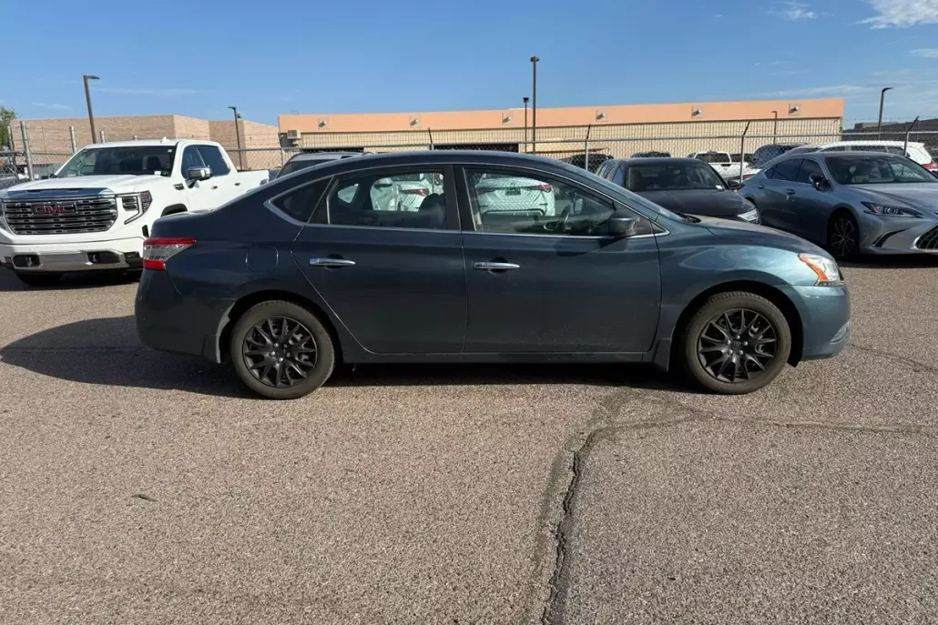 2015 Nissan Sentra SV photo 1