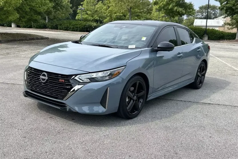2024 Nissan Sentra SR photo 1