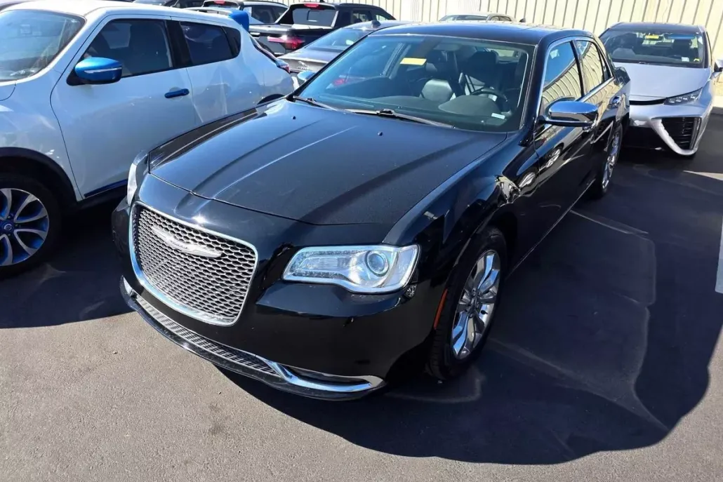 2020 Chrysler 300 Limited photo 1