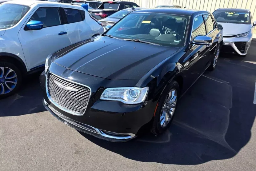 2020 Chrysler 300 Limited photo 1