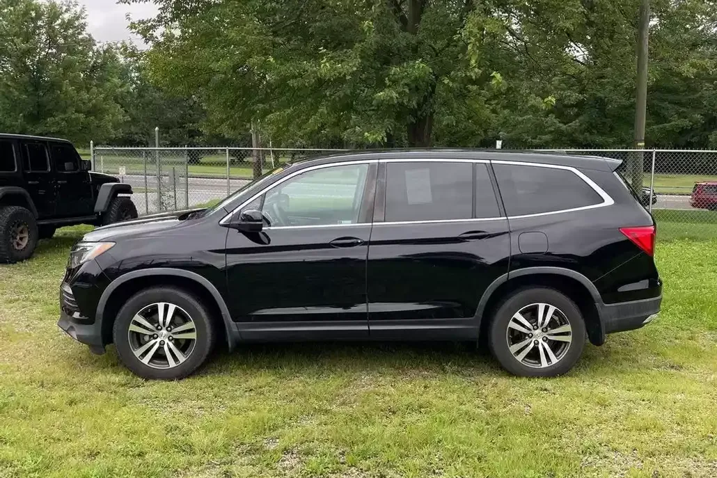 2018 Honda Pilot EX photo 1
