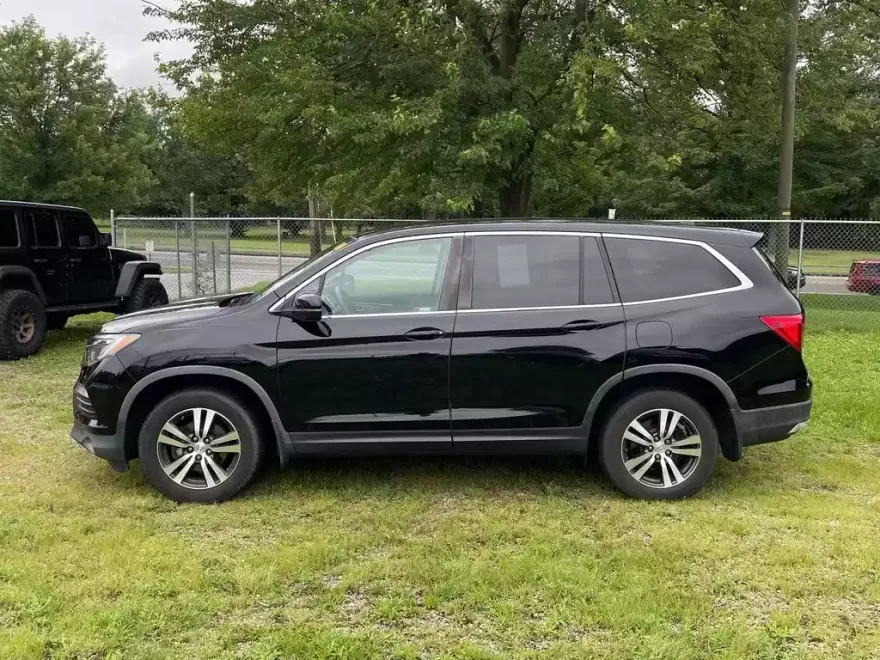 2018 Honda Pilot EX photo 1