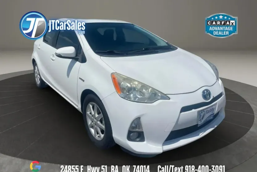 2013 Toyota Prius C Four photo 1