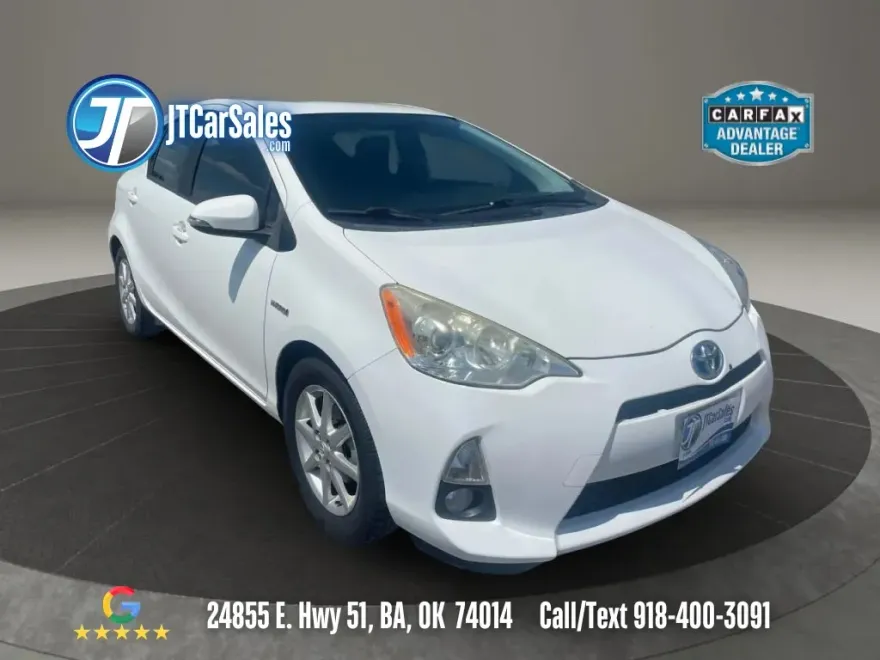 2013 Toyota Prius C Four photo 1