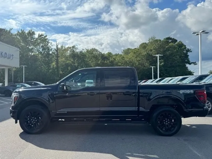 2025 Ford F-150 Lariat photo 1