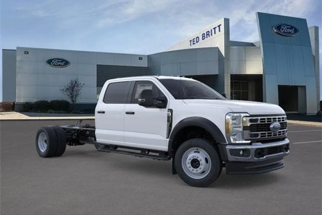 2025 Ford F-550 photo 1