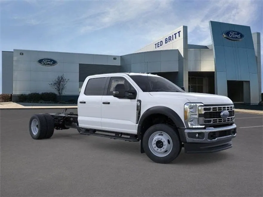 2025 Ford F-550 photo 1