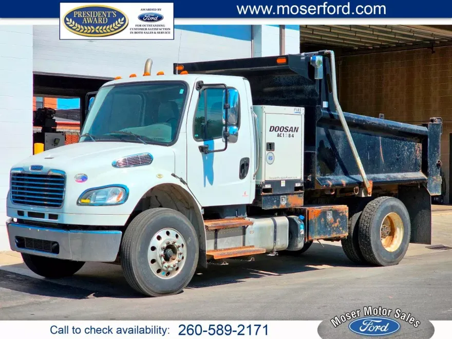 2015 Freightliner M2 106 Medium Duty photo 1